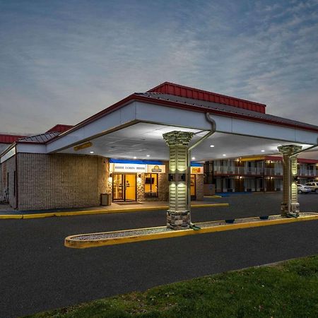 Hotel Super 8 By Wyndham Perrysburg-Toledo Exterior foto