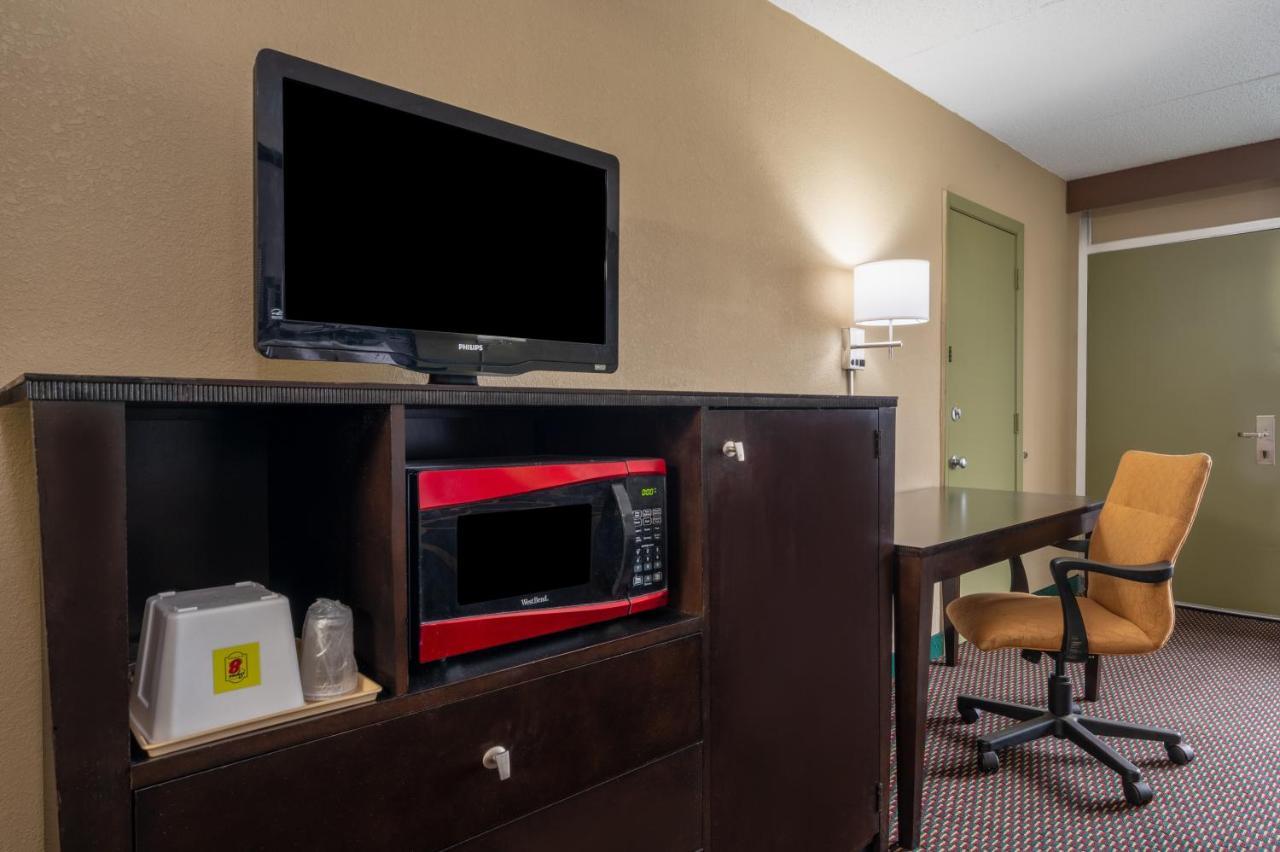 Hotel Super 8 By Wyndham Perrysburg-Toledo Exterior foto