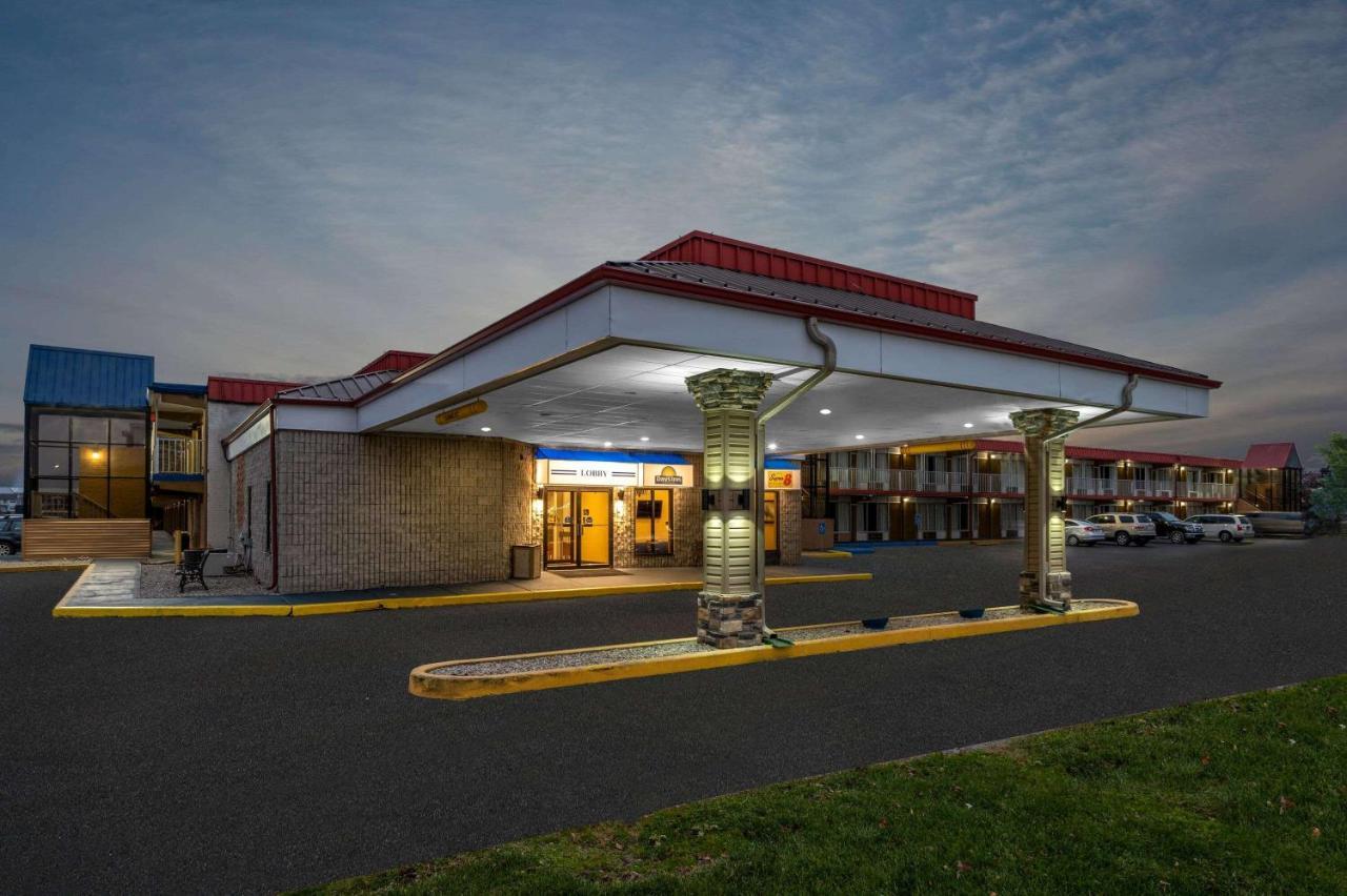 Hotel Super 8 By Wyndham Perrysburg-Toledo Exterior foto