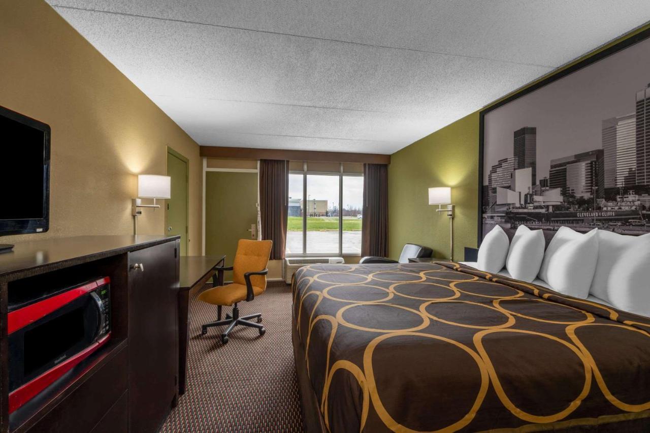 Hotel Super 8 By Wyndham Perrysburg-Toledo Exterior foto