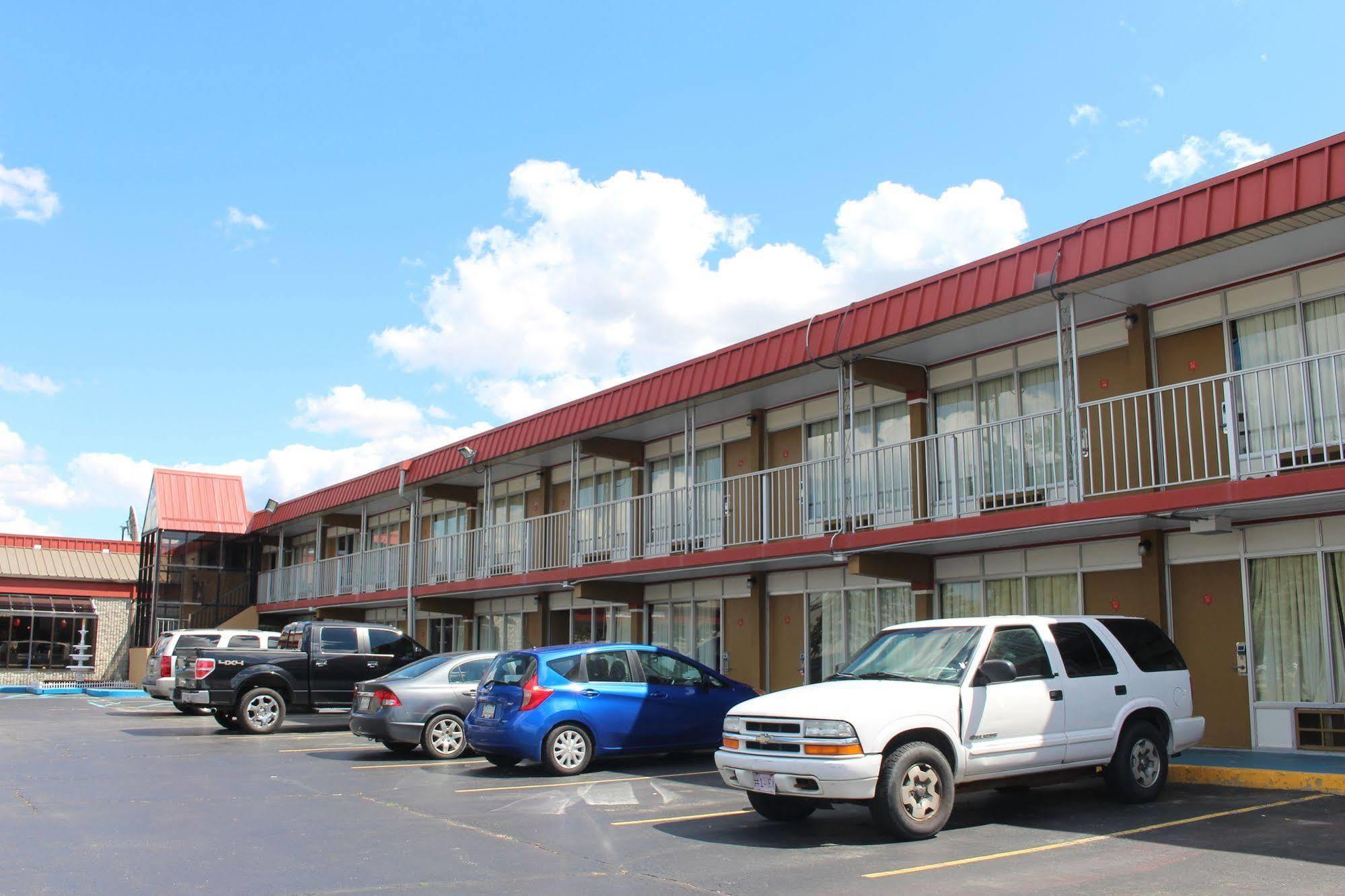 Hotel Super 8 By Wyndham Perrysburg-Toledo Exterior foto